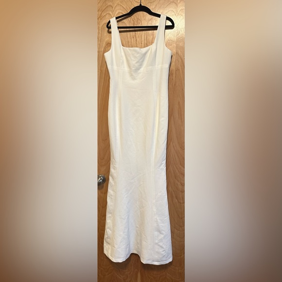 Laundry by Shelli Segal Square Neck Fishtail Gown - Picture 3 of 5